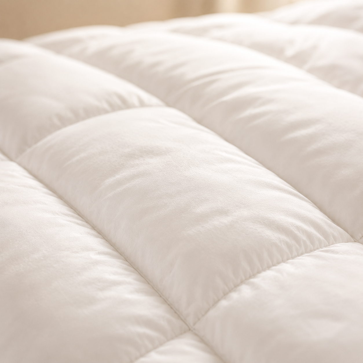 Premium Microfiber Duvet – 220 GSM (90 × 110 inches) - Image 3